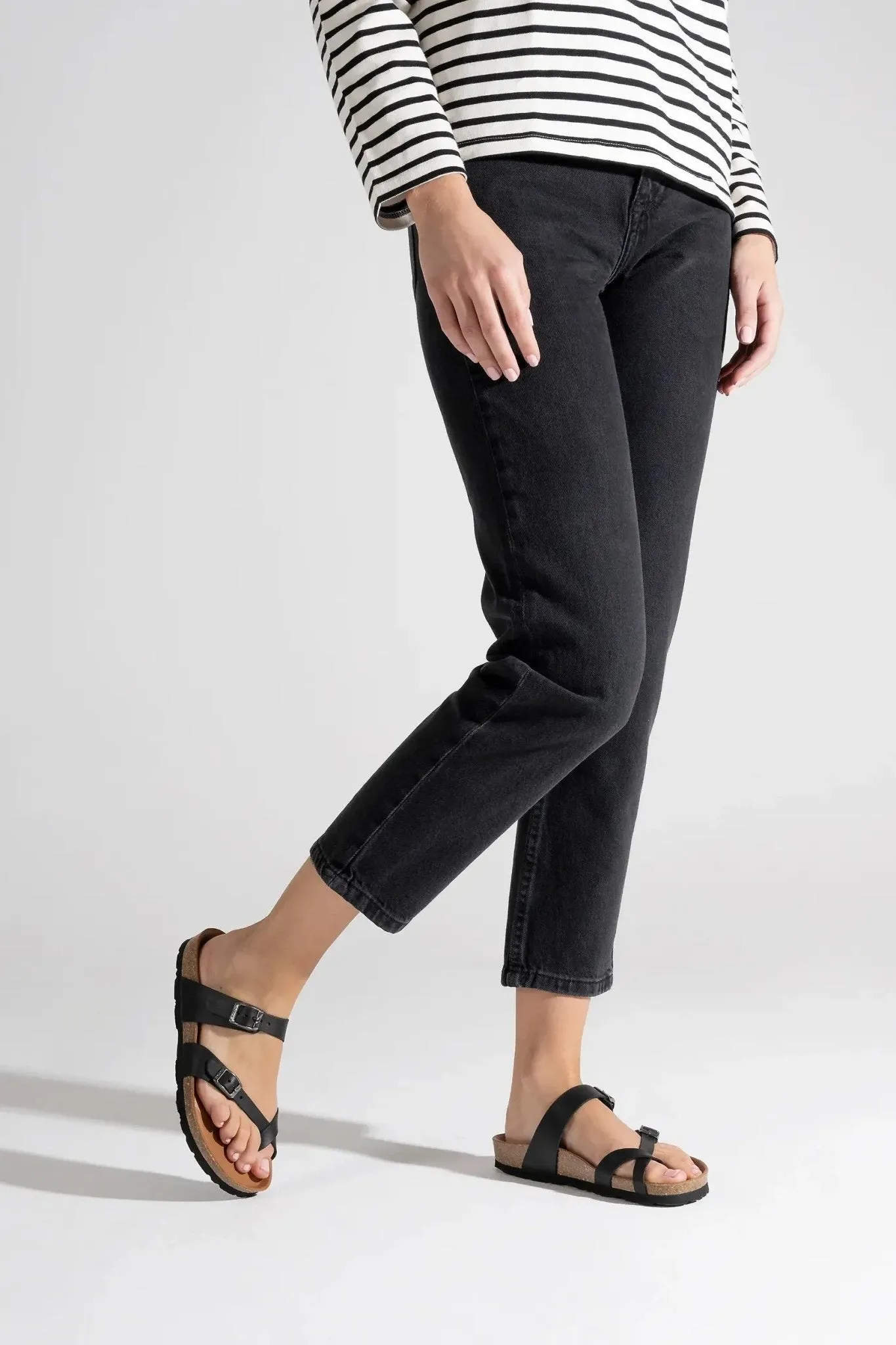 'Alba' women's toe slide sandal - black