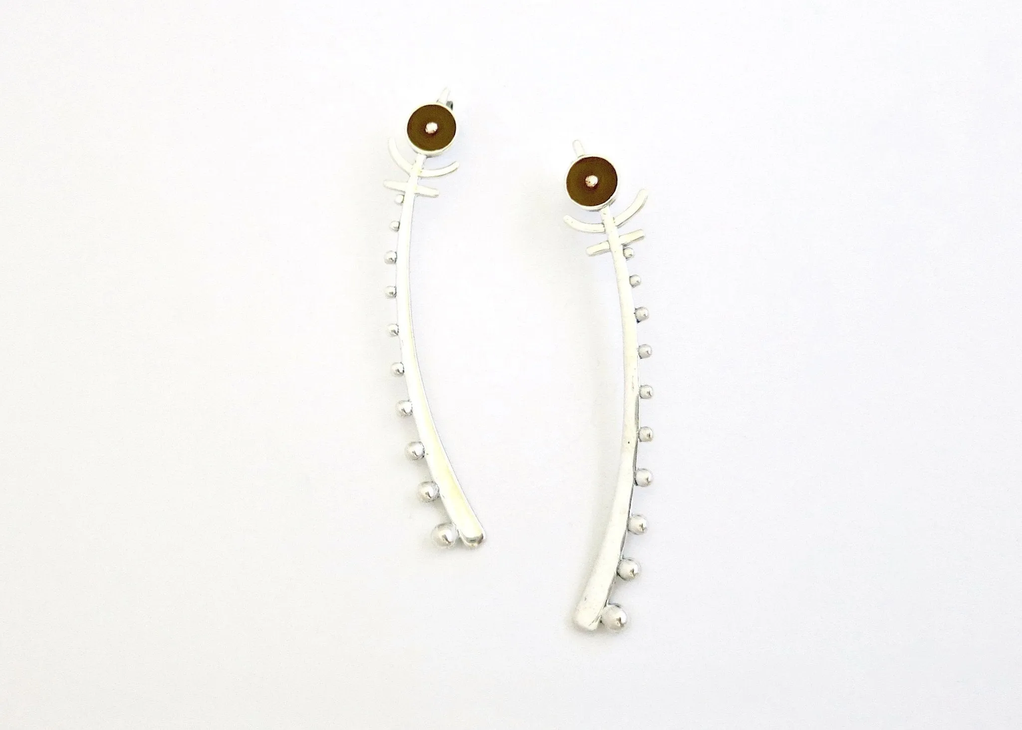 DAVU minimalist totem earrings