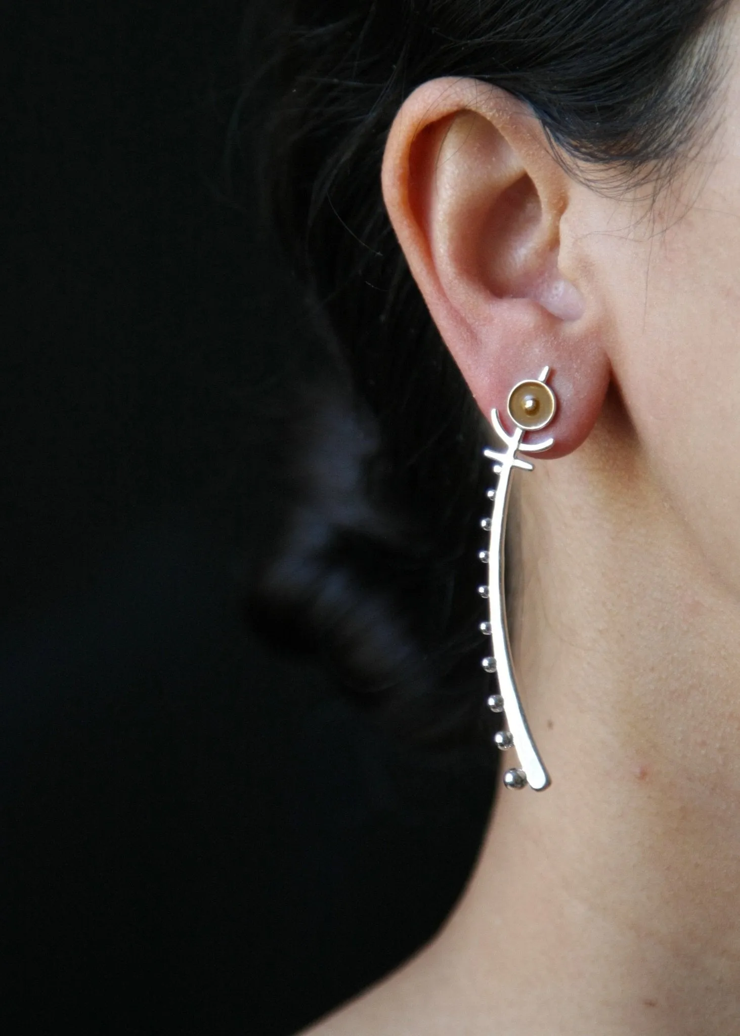 DAVU minimalist totem earrings