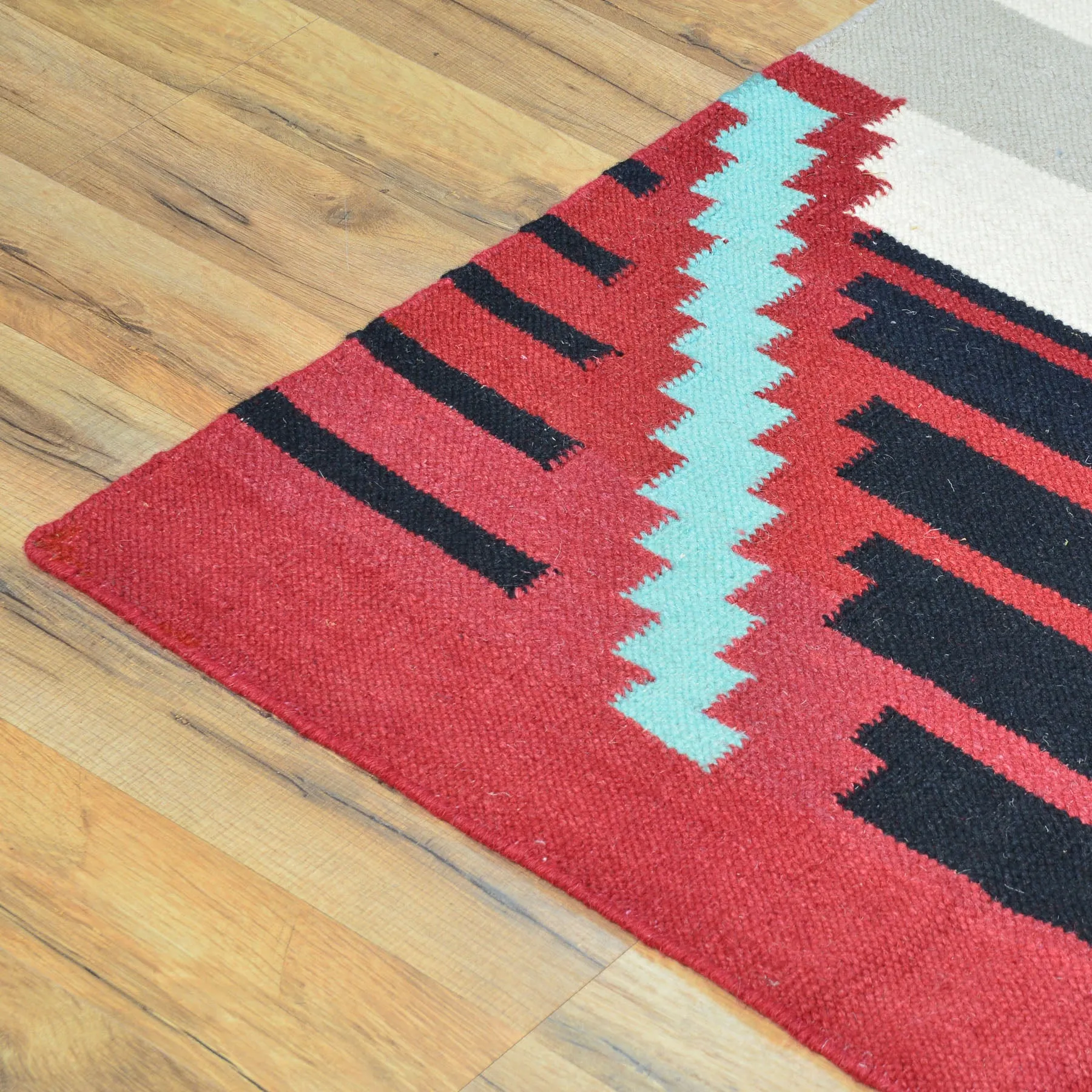 Hand-Woven Reversible Navajo Style Handmade Wool Rug (Size 7.9 X 9.9) Cwral-8202