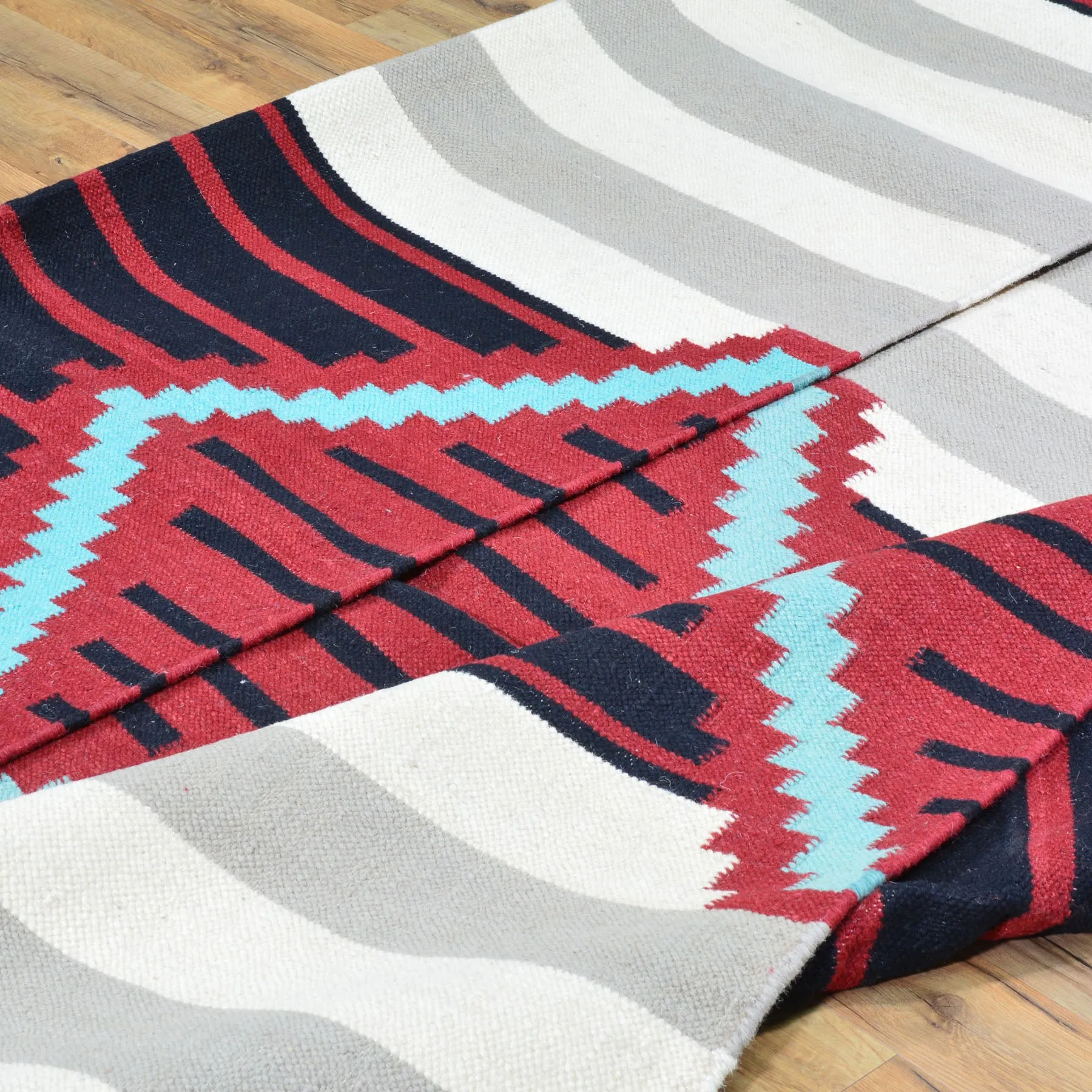 Hand-Woven Reversible Navajo Style Handmade Wool Rug (Size 7.9 X 9.9) Cwral-8202