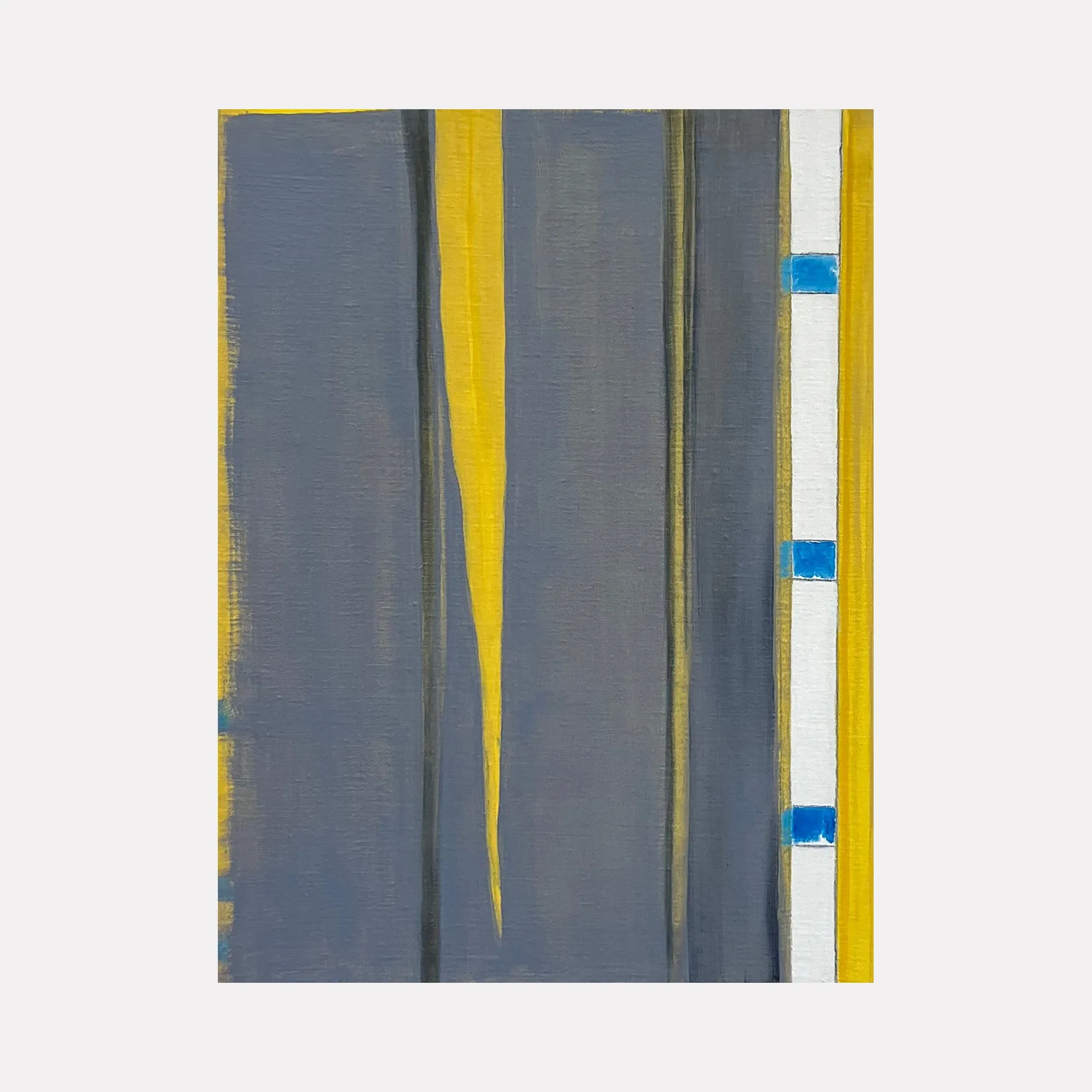 Interstices (blue notches)
