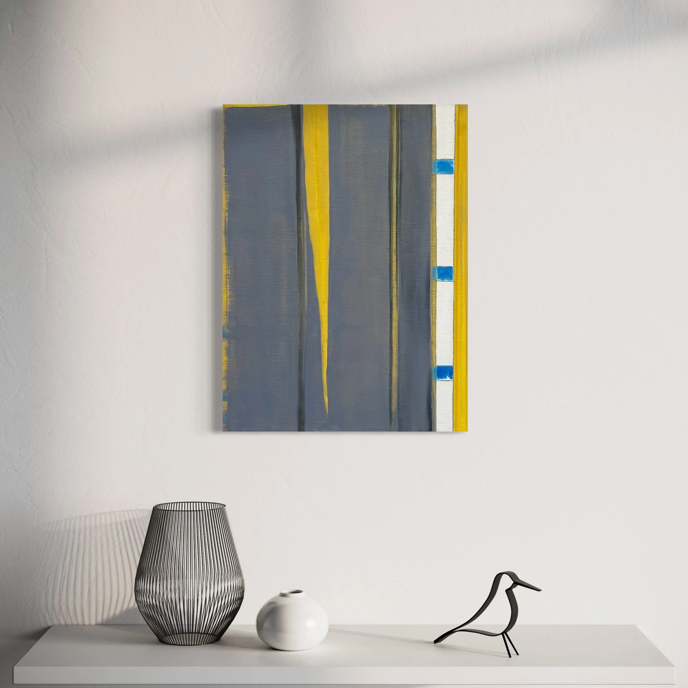 Interstices (blue notches)