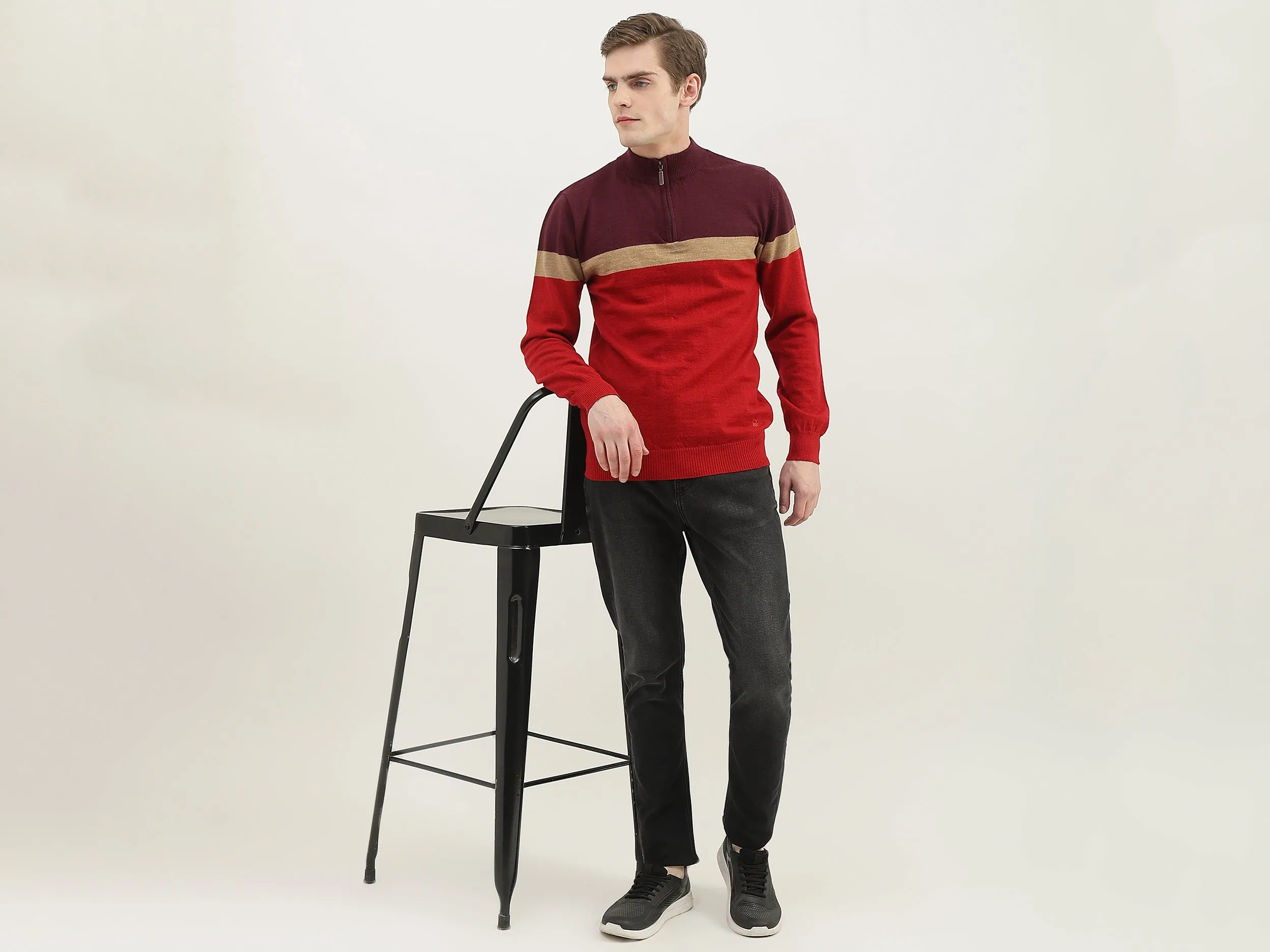 Men Solid Carrot Fit Jeans