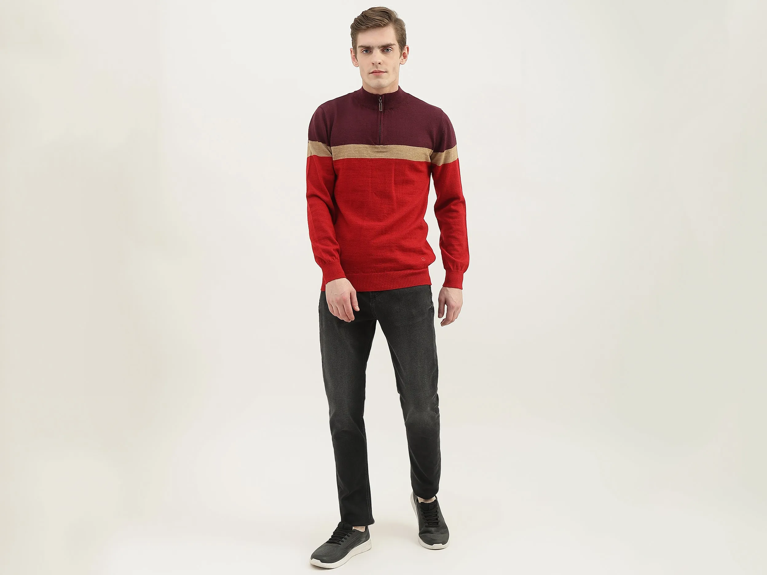 Men Solid Carrot Fit Jeans