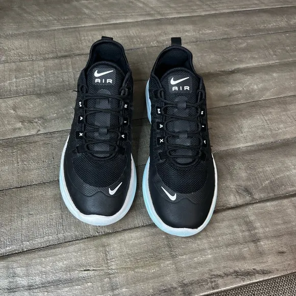 Nike Air Max Axis Black White Sneakers Sz 8
