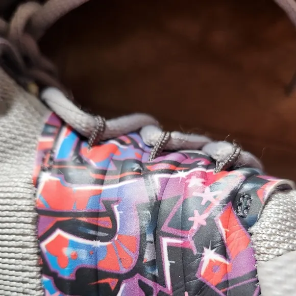 Nike 'Kyrie 5 graffiti ' sneakers