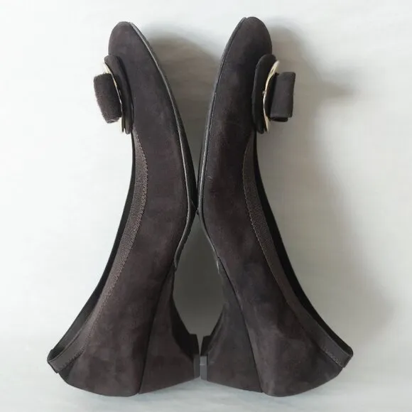 Stuart Weitzman Beaudelair Suede Pump Size 8 Hidden Wedge Bow Low Heel Slip-on