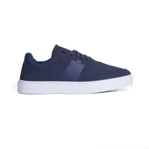 V762w Navy Sleek and Stylish Sneaker - Modern Men's Fashion Footwear